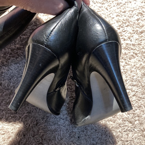 Leather boots. - Picture 6 of 7